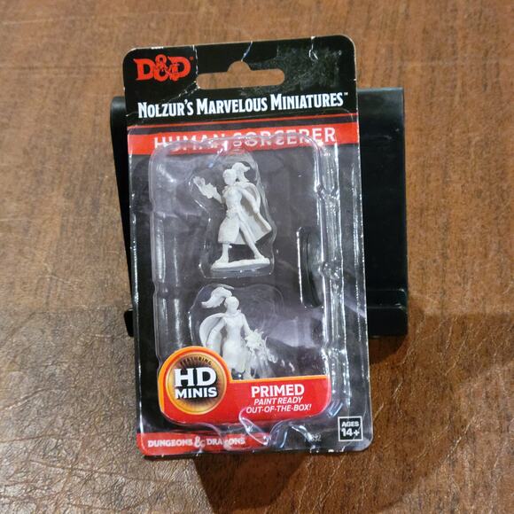 Nolzurs Marvelous Miniatures Wizkids D&D Female Human Sorcerer  70832 New - Picture 1 of 10